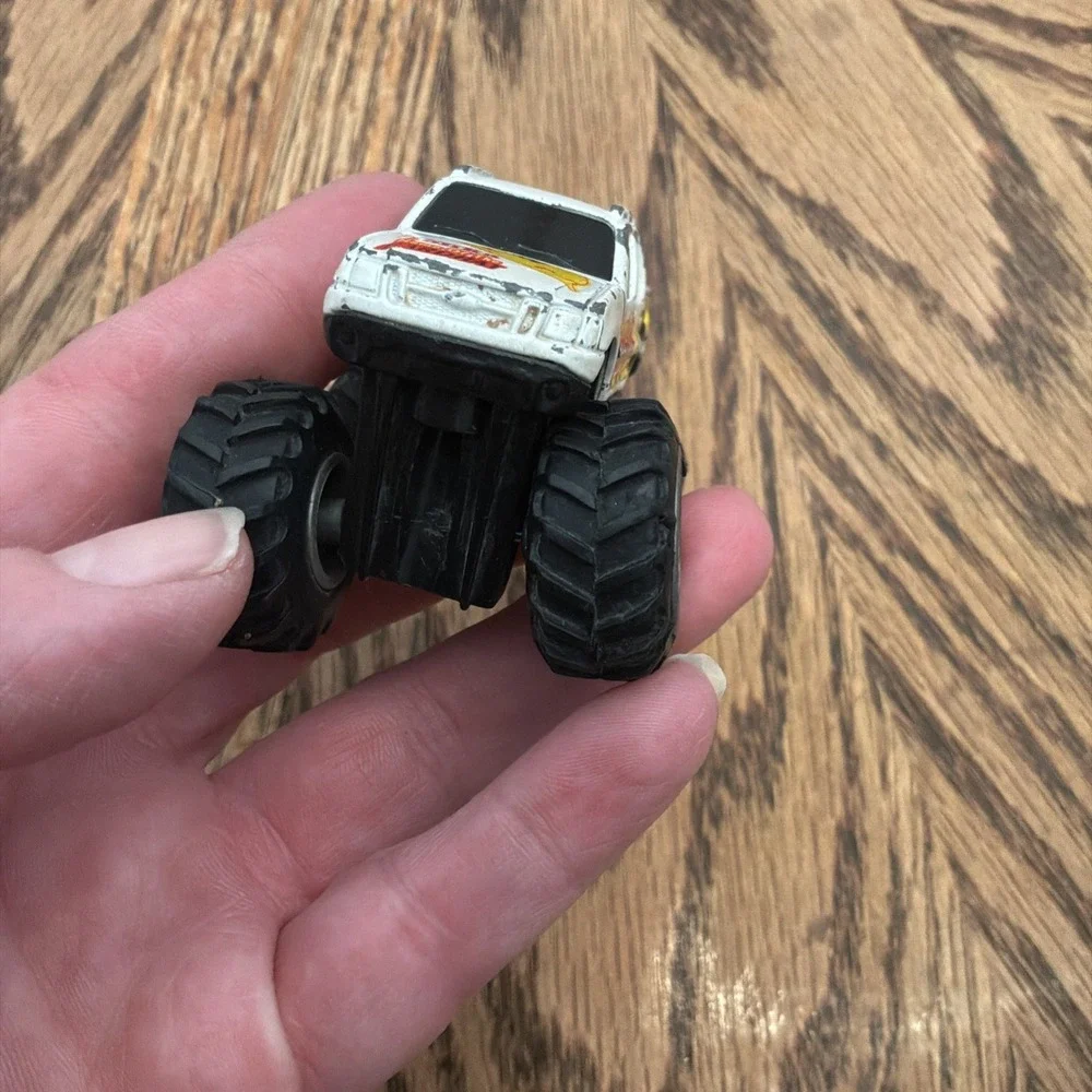 maisto tonka trucks